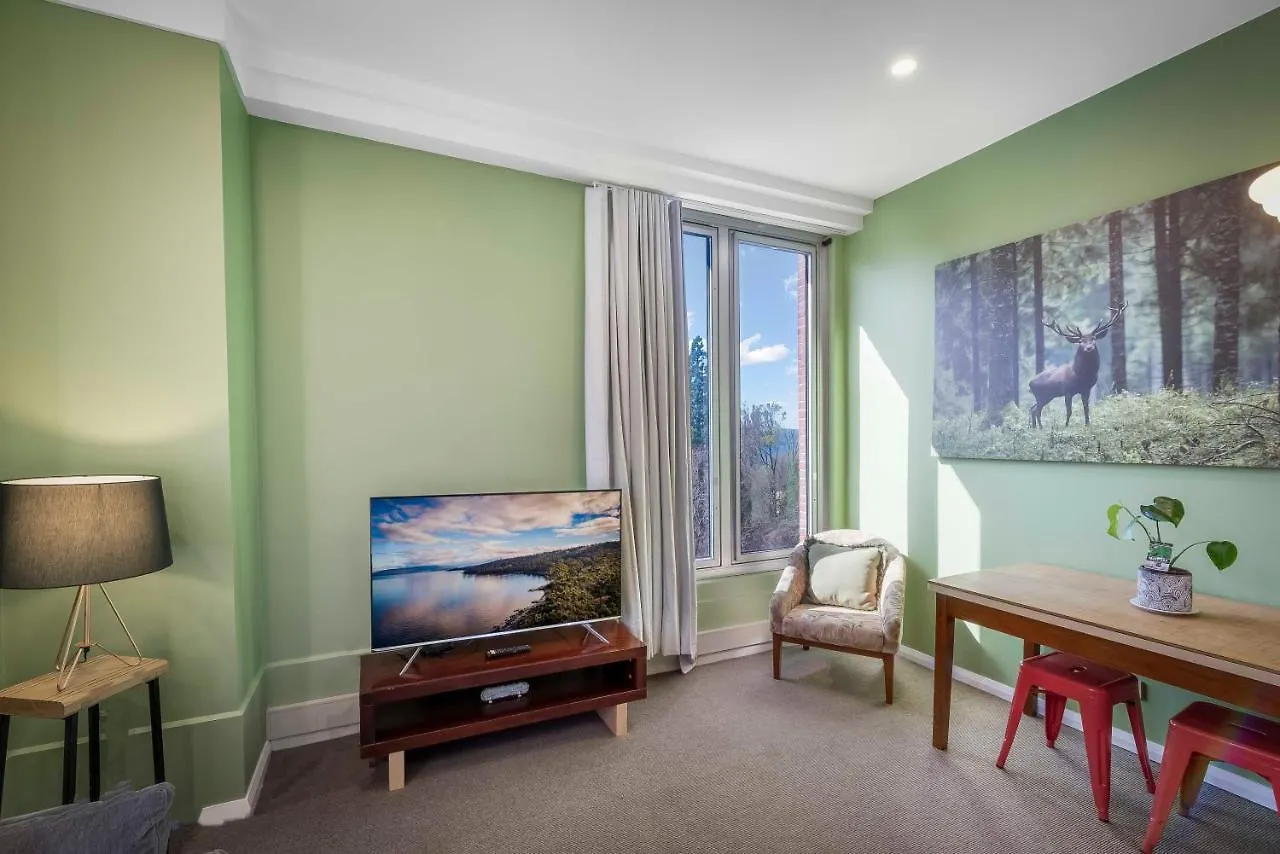 Studio Apartment - Hobart Cbd